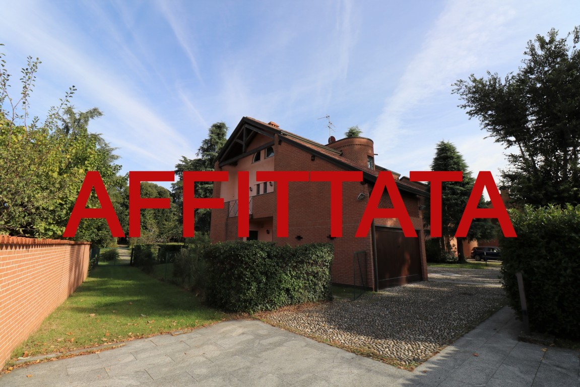 Villa affitto 4+4 Arese (MI)
