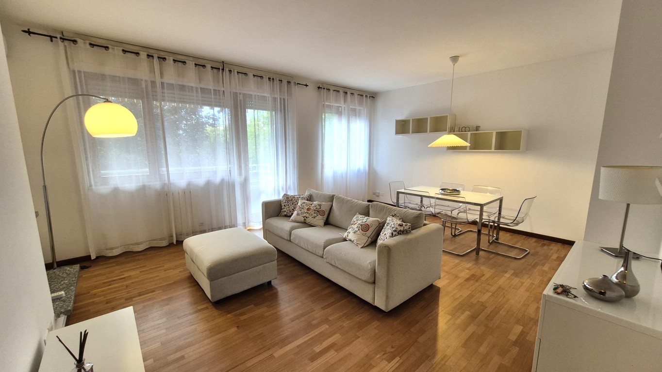 Appartamento affitto 4+4 Arese (MI)