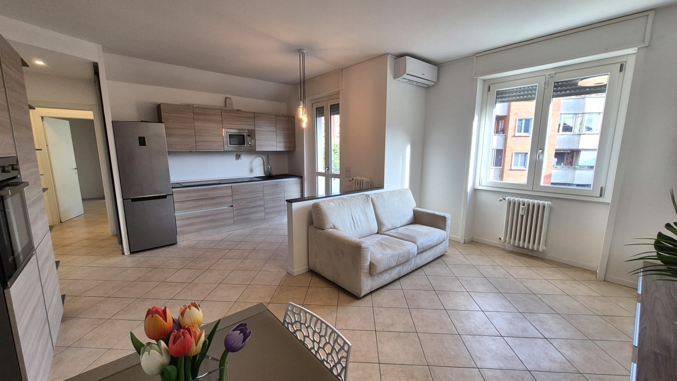 Appartamento affitto 4+4 Arese (MI)