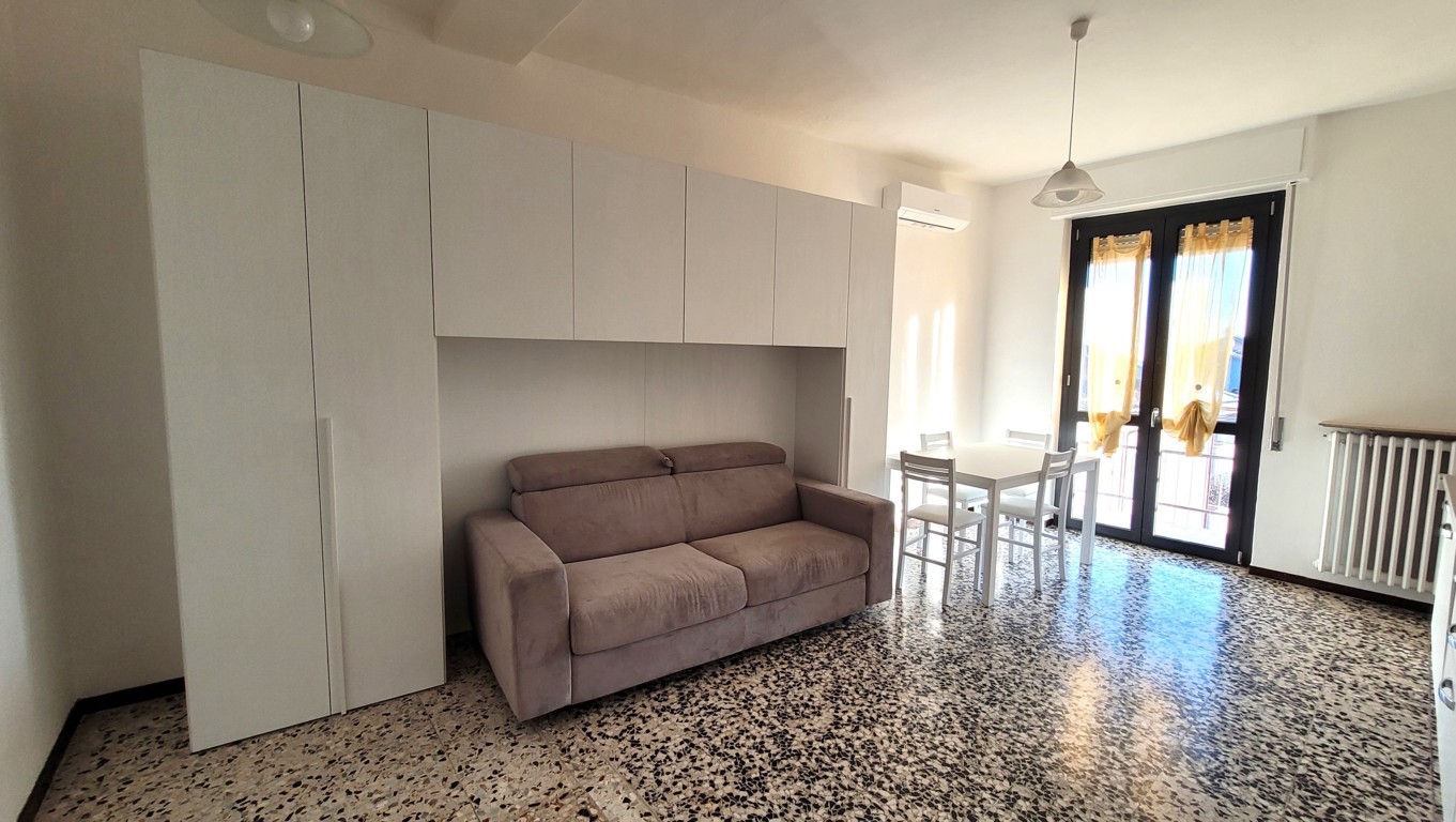 Appartamento affitto 4+4 Arese (MI)