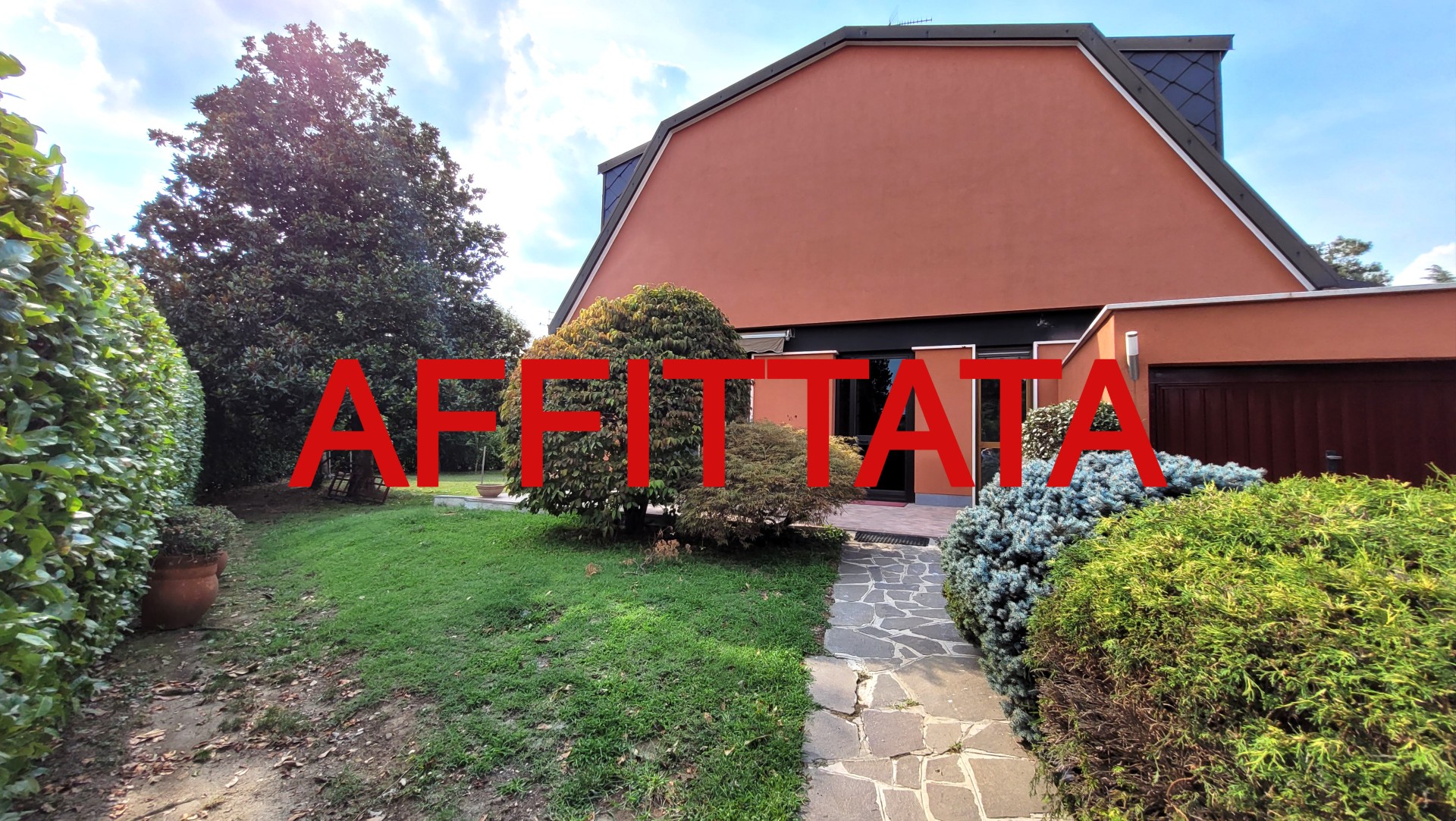 Villa affitto 4+4 Arese (MI)