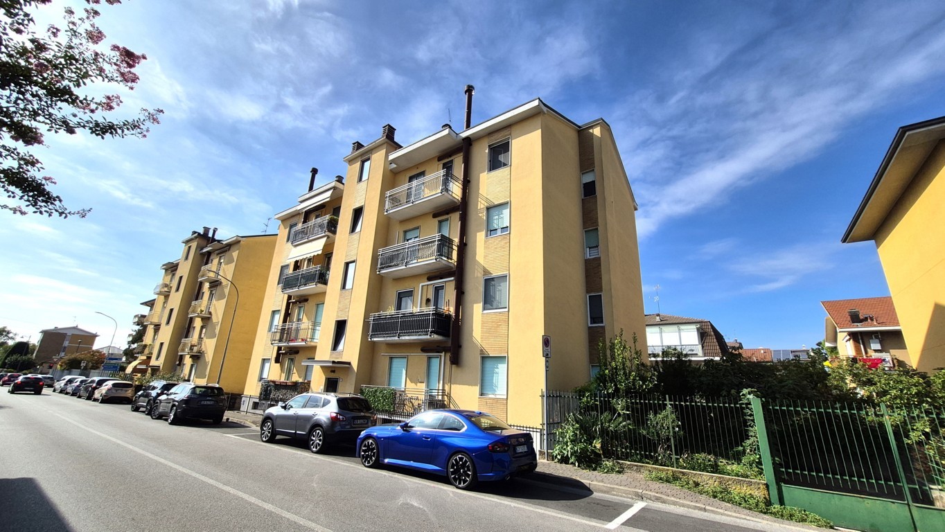 Appartamento affitto 4+4 Arese (MI)